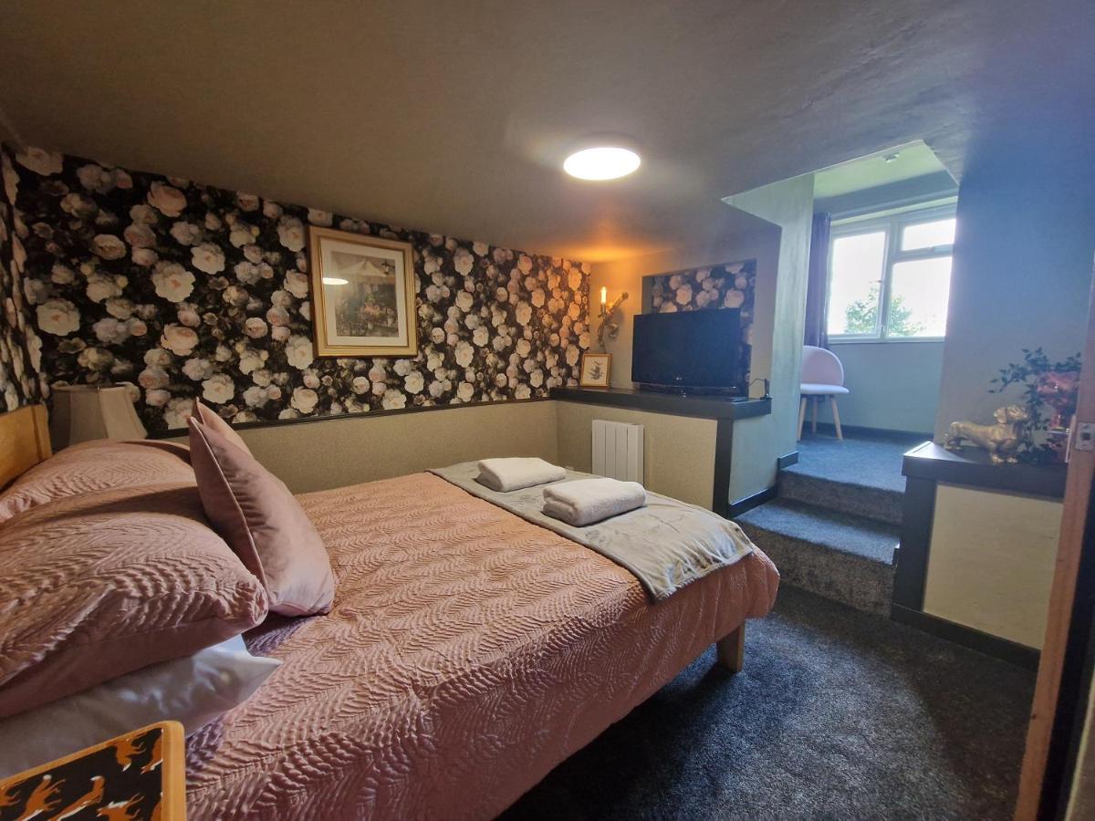 Deluxe Double Room with Shower