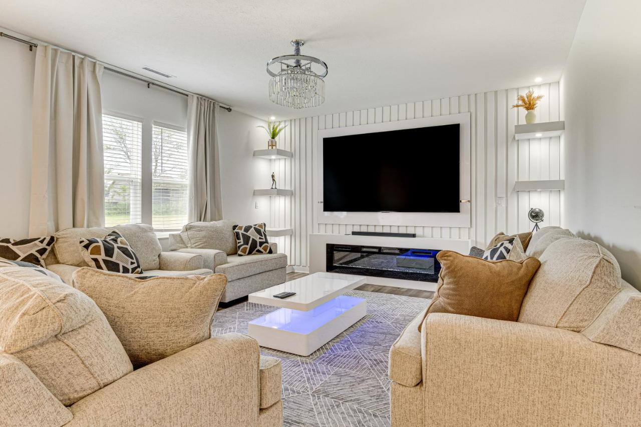 16 Mi to Indianapolis Group Getaway with Pool Table - B&B Avon