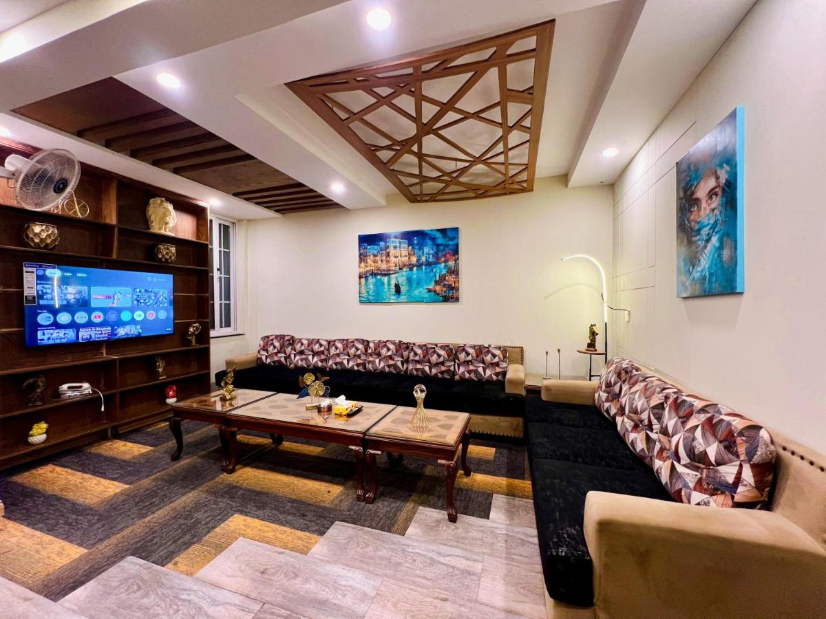 Family Apartment 1 BHK ISB F-11 - B&B