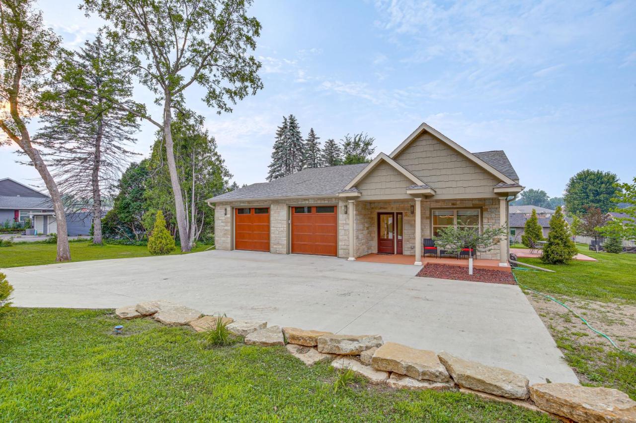 New Home in Pine Island w/ Yard! - B&B Pine Island