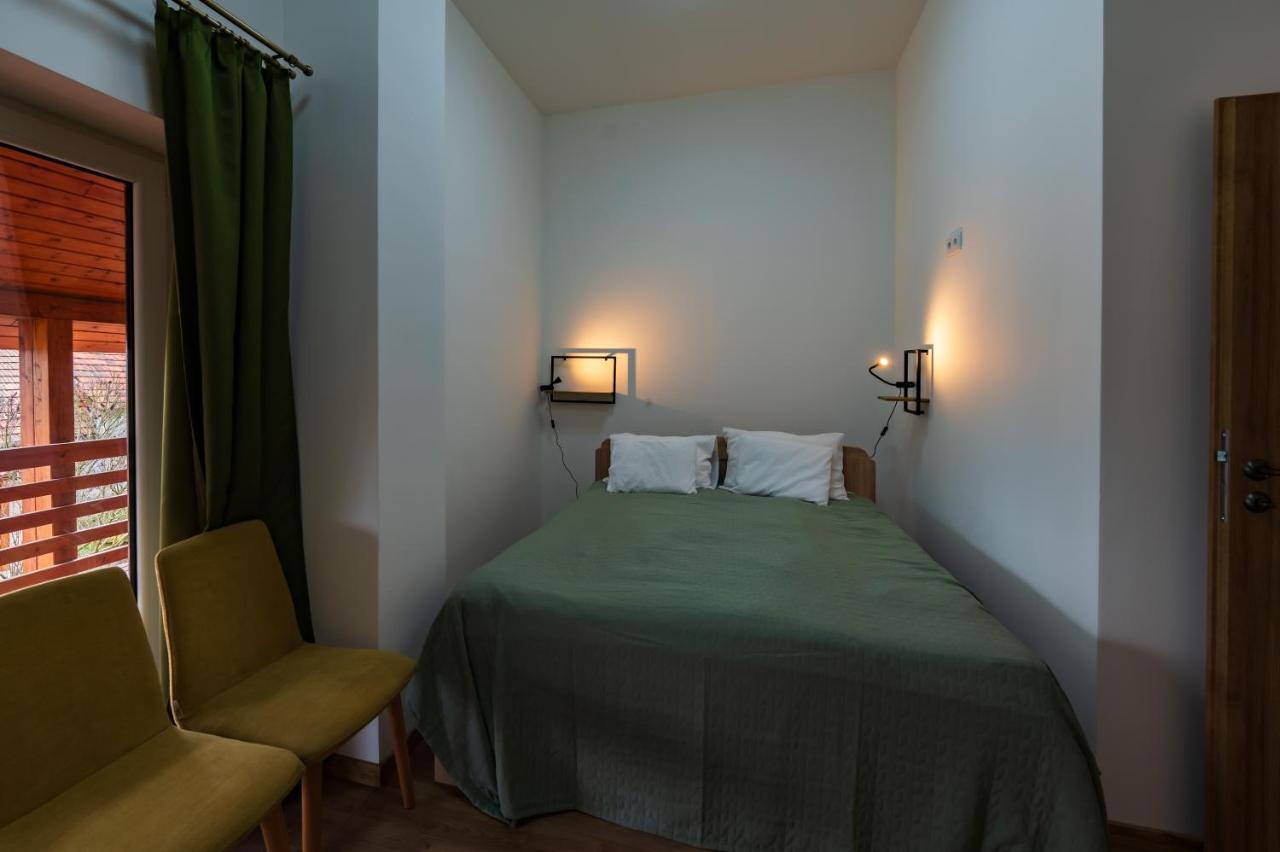 Vierbettzimmer mit eigenem Bad
