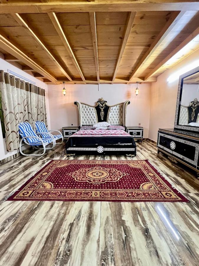The Valley View Pent House - Bed and Breakfast Murree