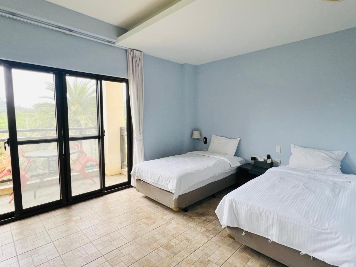 Zweibettzimmer mit Balkon