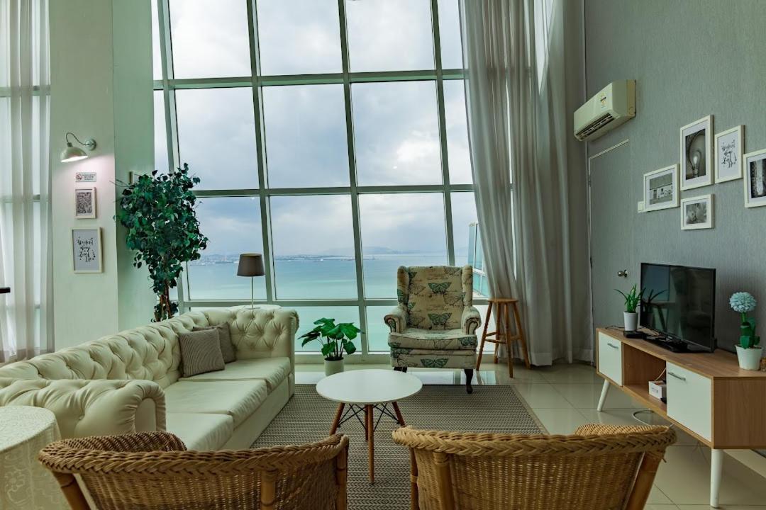 Seaview Maritime Suite Pool 2Carparks - B&B