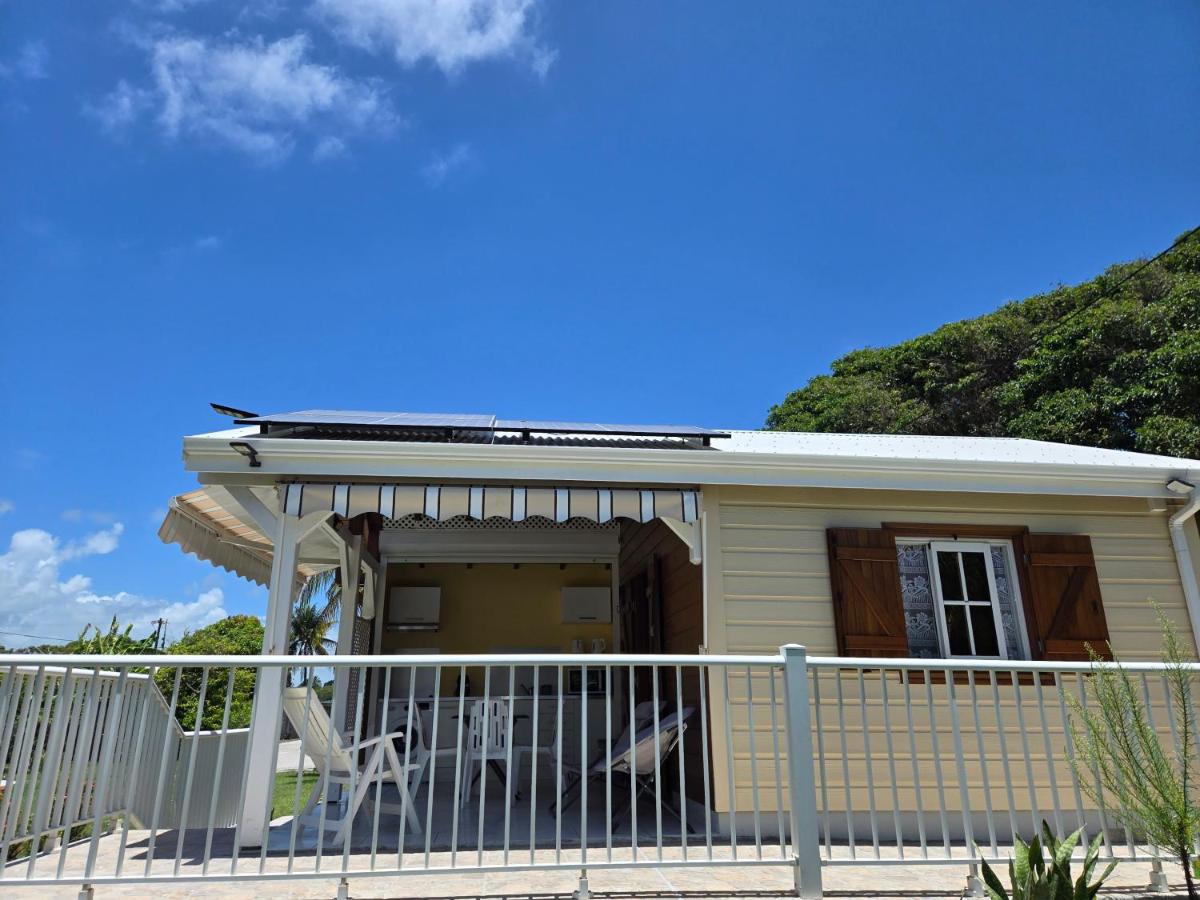 bungalow Bô Sicrié - Bed and Breakfast Le Moule