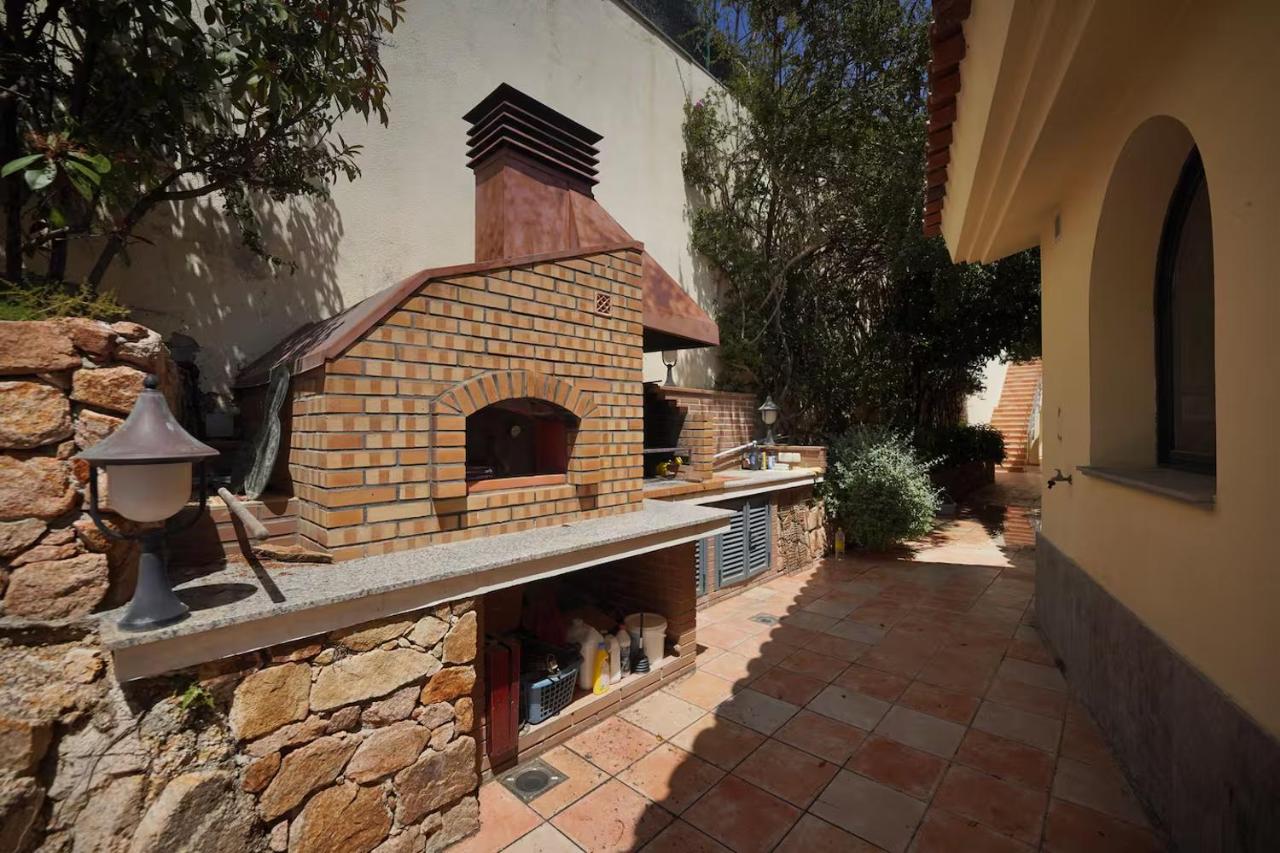 Villa de lujo de 4 dormitorios, piscina y barbacoa - B&B Sant Feliu de Guíxols