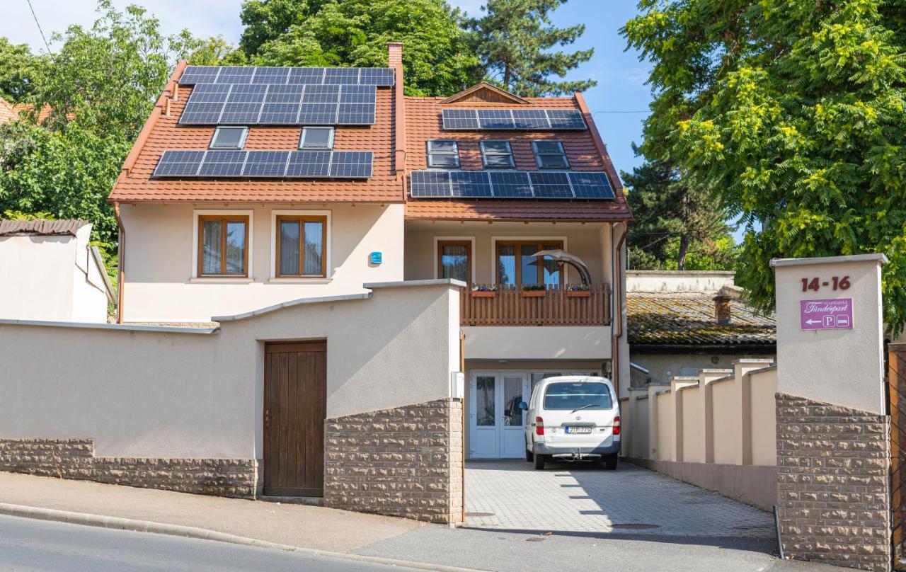 Tündérpart Vendégház - B&B Eger