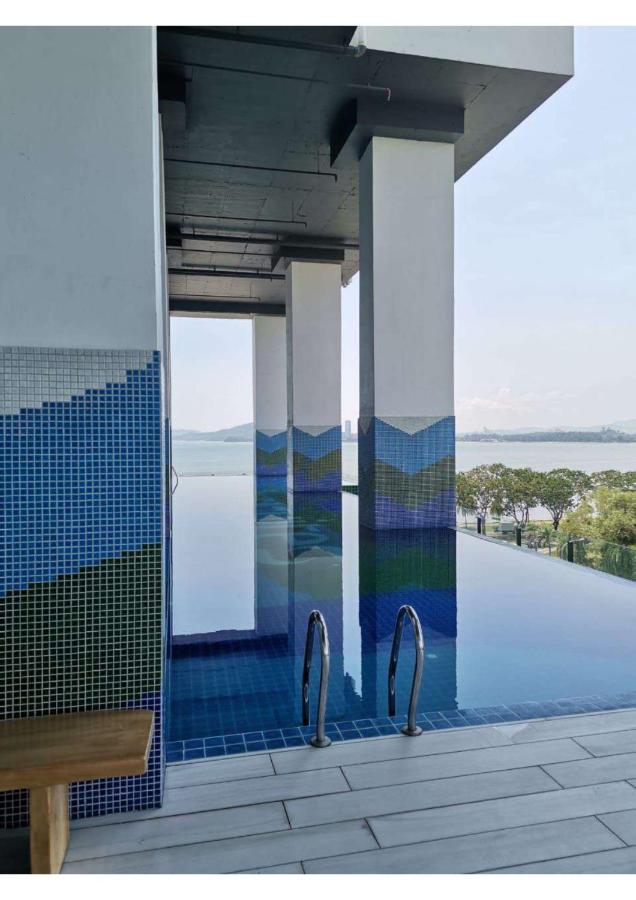 Bay Suites by Jom Summer Suites - B&B