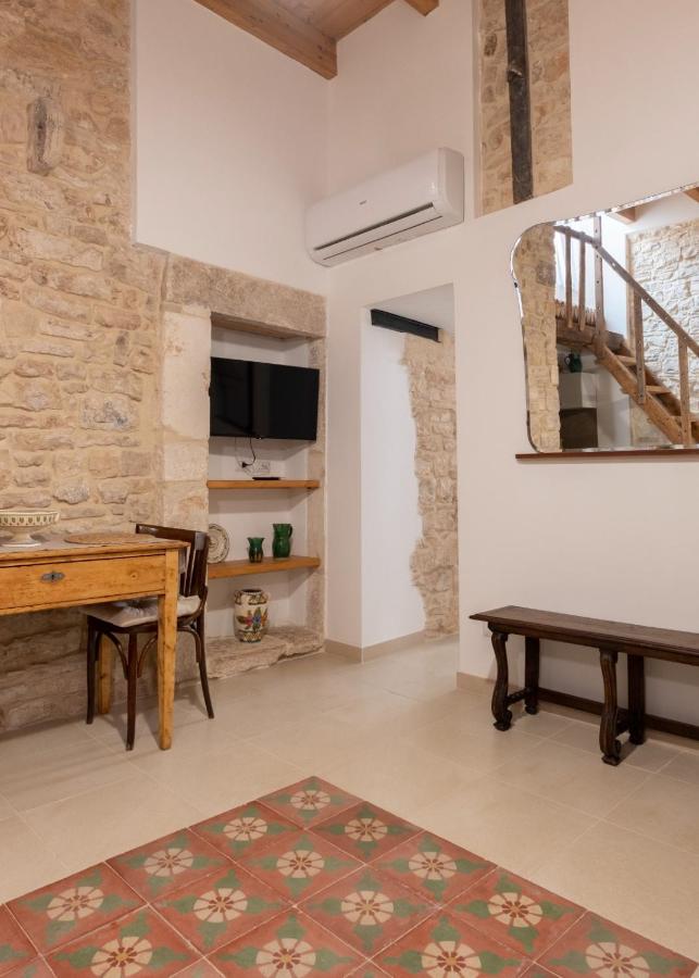 One-Bedroom Deluxe Apartment