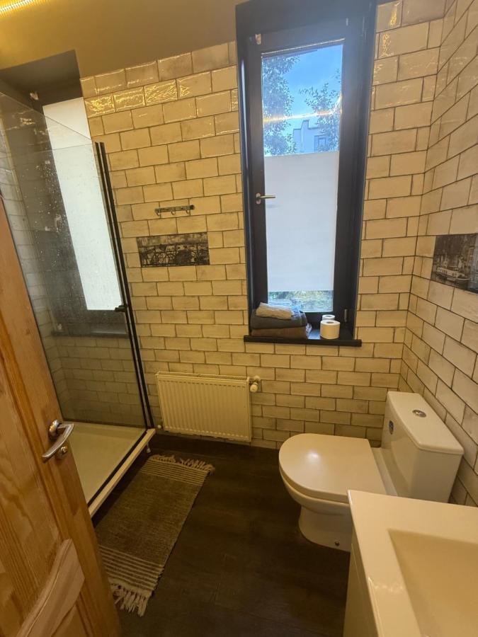 Twin Room with Shower