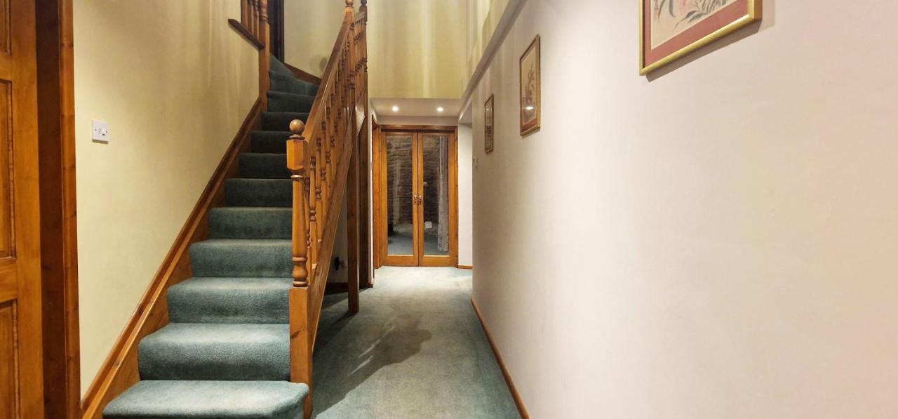 Poppythorn Cottage at Lovelady Shield with Hot Tub - B&B