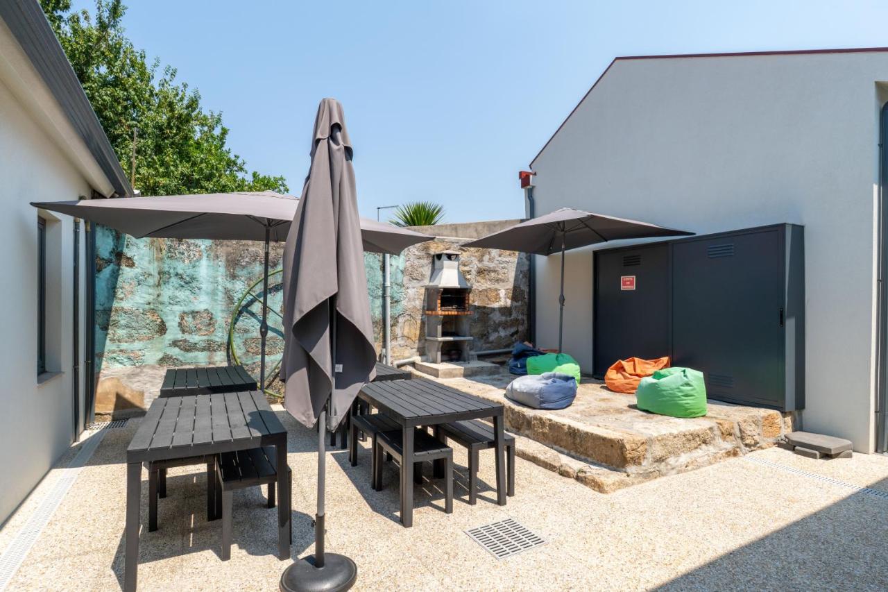 Authentic Studio with Terrace by HostWise - Bed and Breakfast Porto