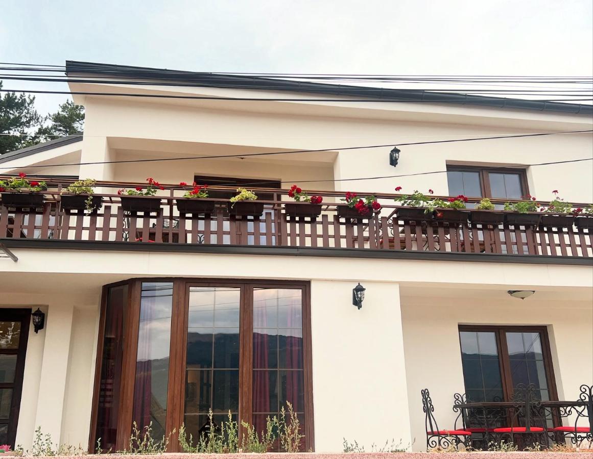 Robinson Sunrise House Old town - Bed and Breakfast Ohrid