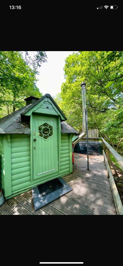 Woodland Cabin with Private Hot Tub - Bed and Breakfast Barmouth