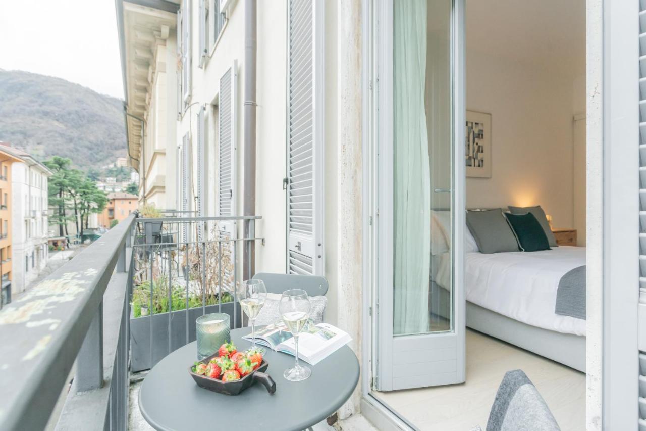Central & White Apartment by Rent All Como - Chambres d’hôtes Côme