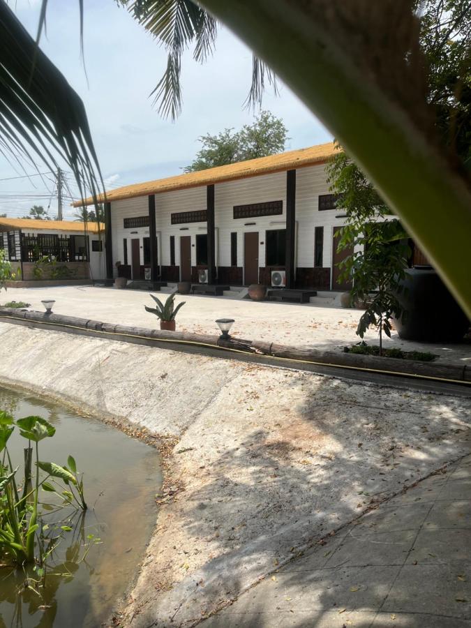 Phimai Pond House - B&B Phimai