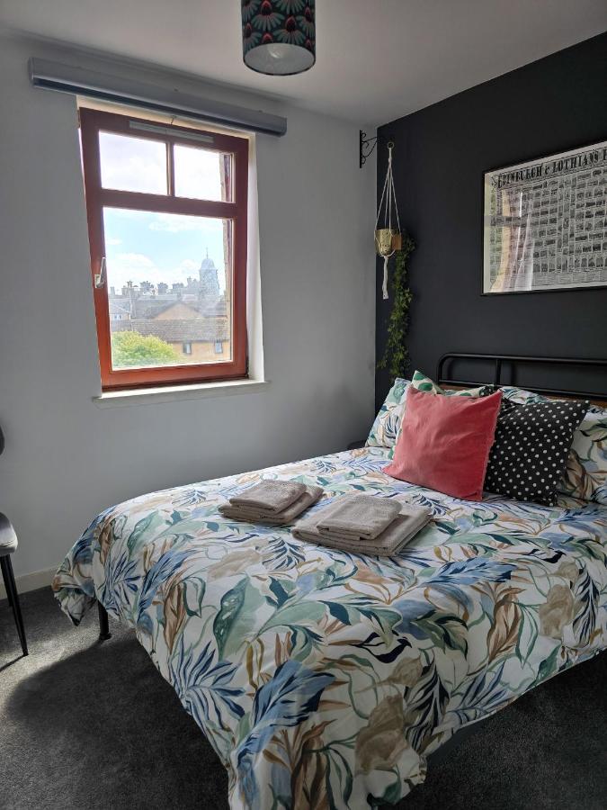 Bright Double Room in Leith - Near Tram & Shore - Chambres d’hôtes Édimbourg
