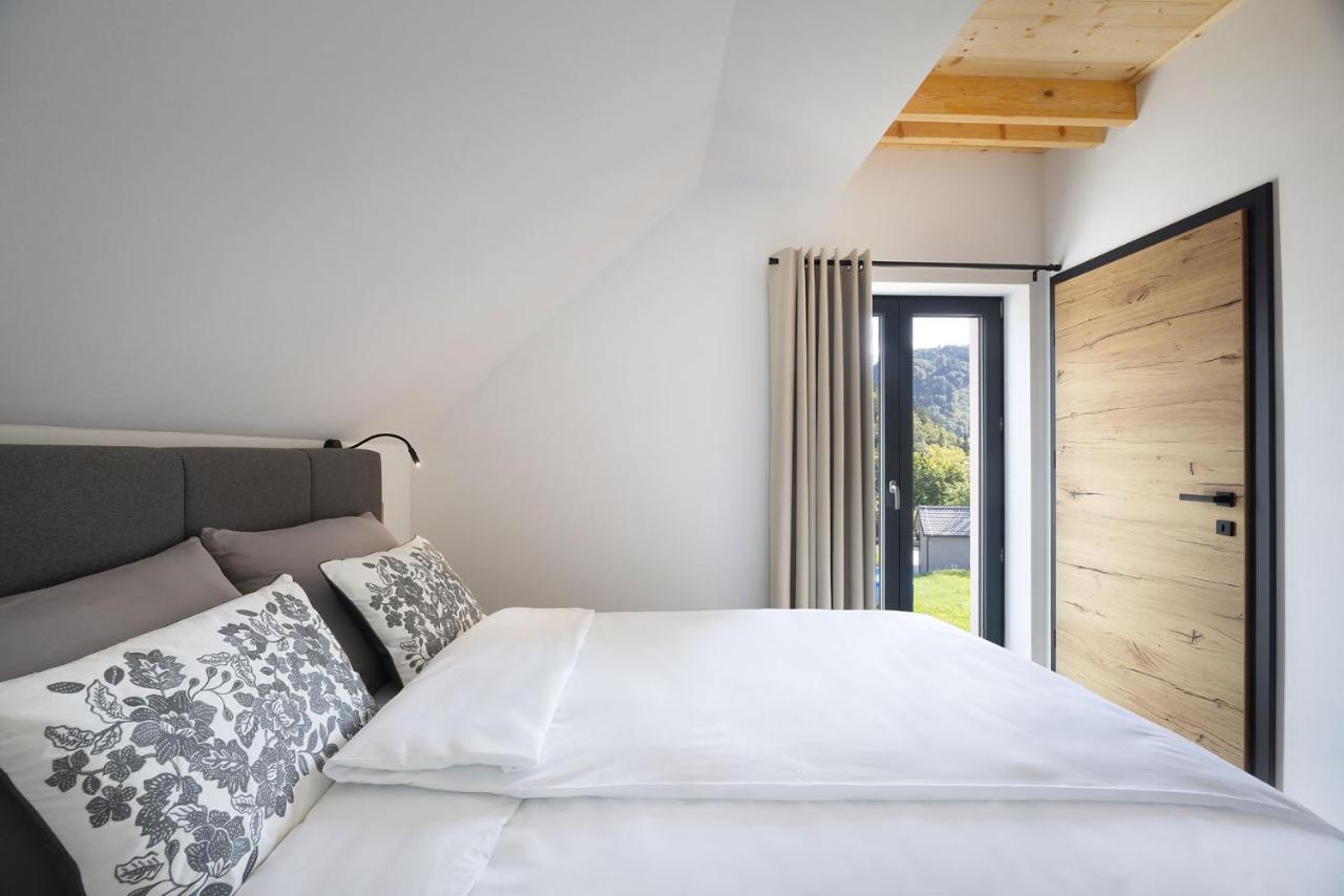One-Bedroom Loft Apartment with One Queen Bed