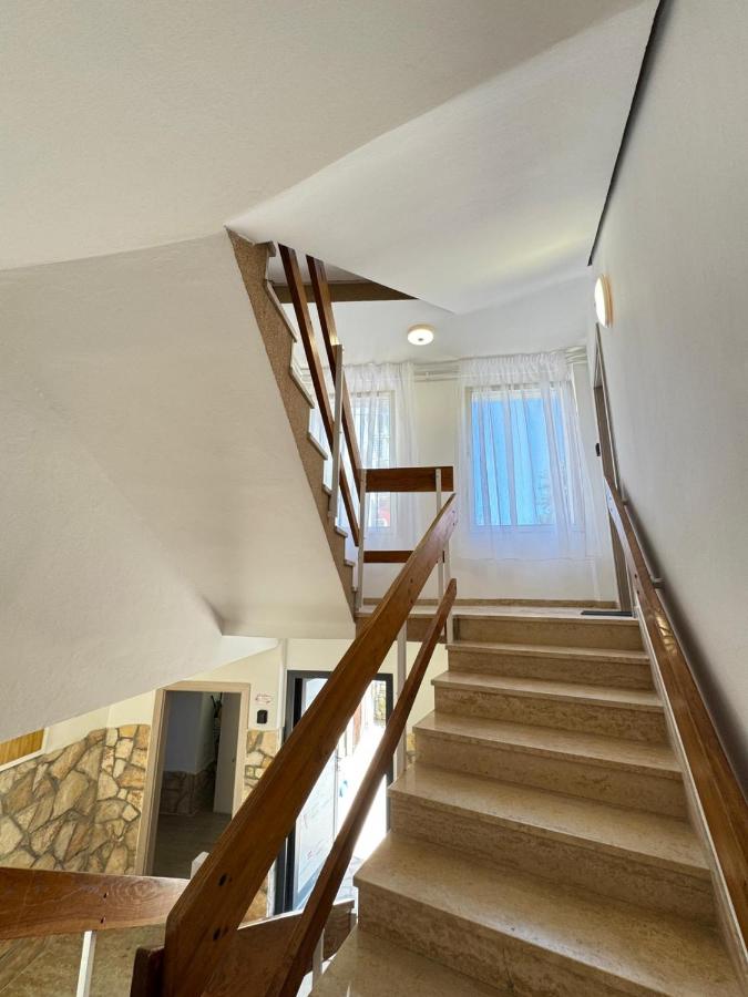 Flowers Apartments Pula, city center - B&B Pula