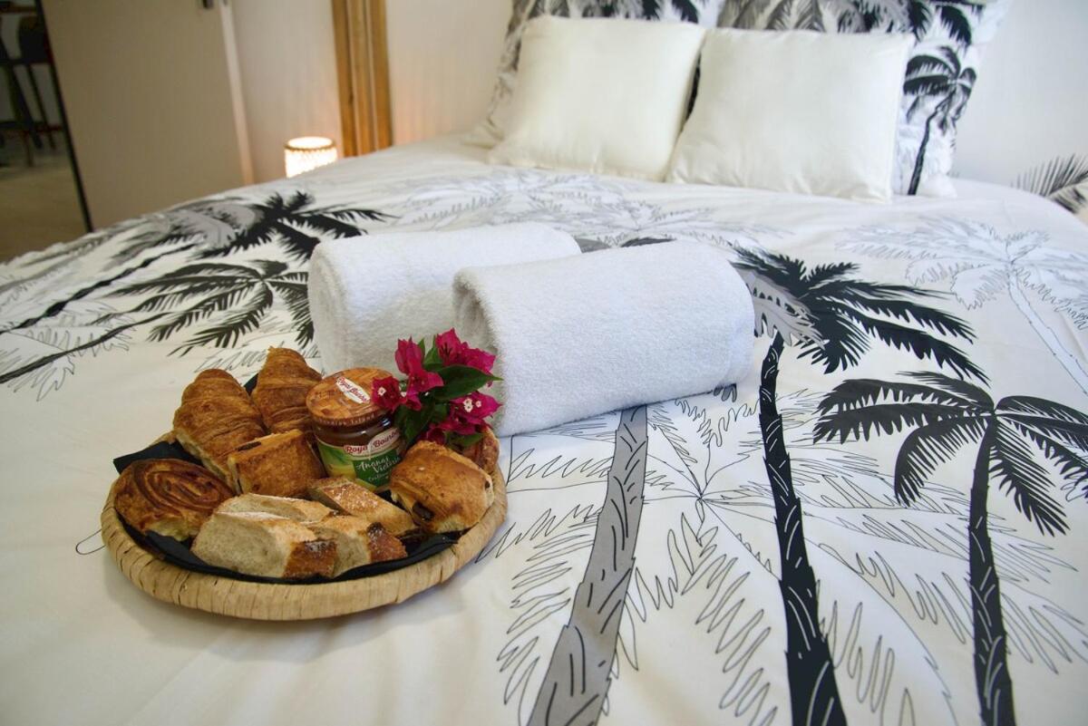 O'Meublés des 2Bois -L'Eucalyptus Piscine chauffée & Spa - Chambres d’hôtes Le Tampon