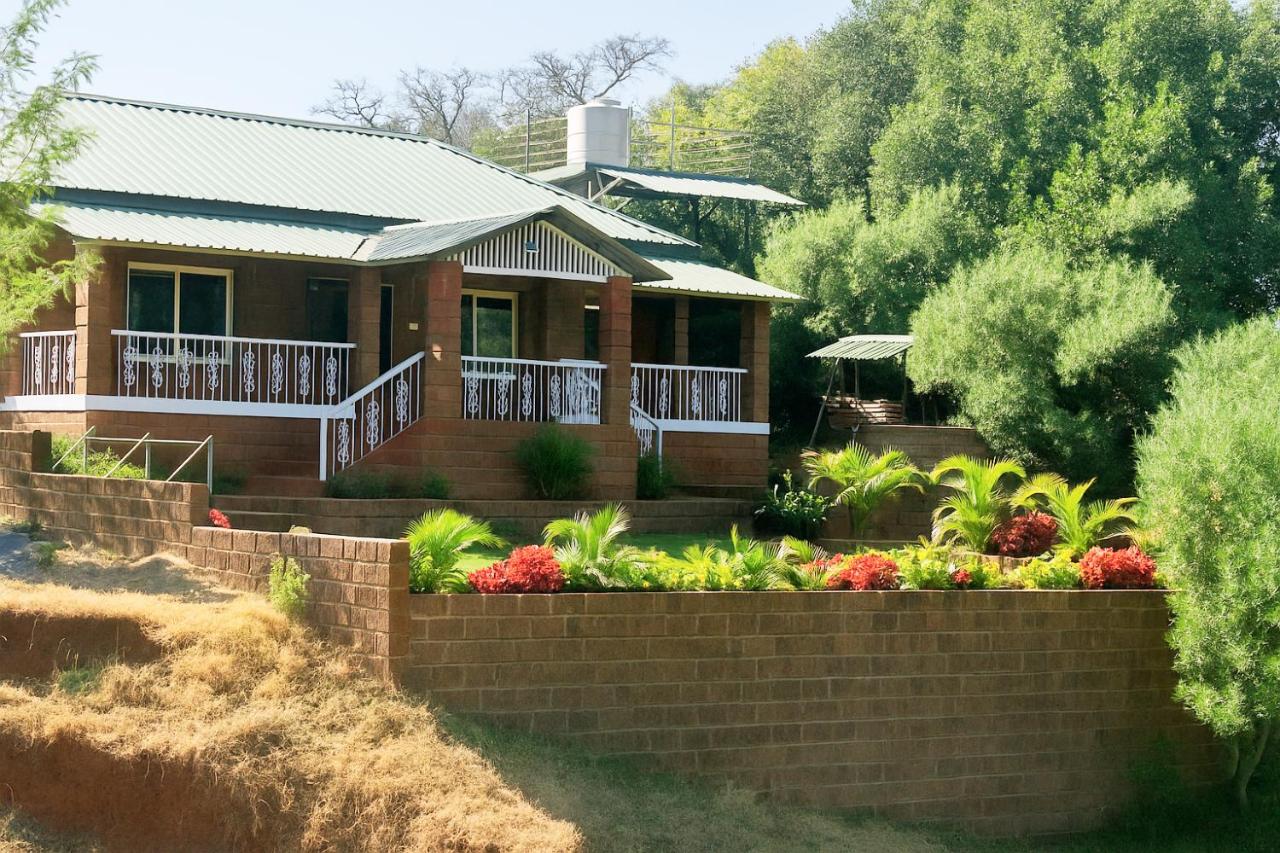 Akhade's Valley Villa - B&B Mahabaleshwar