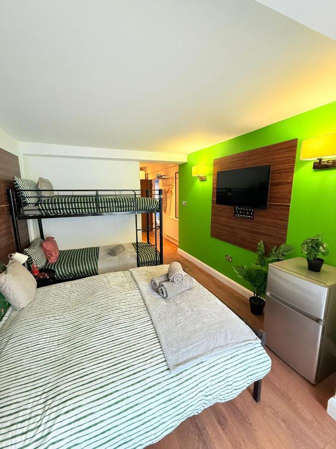 Camera Familiare con Bagno Privato