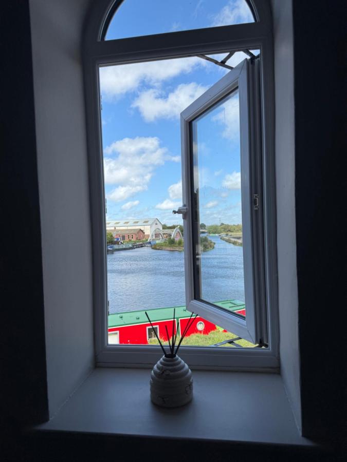 Canal Side Cottage Wakefield - B&B