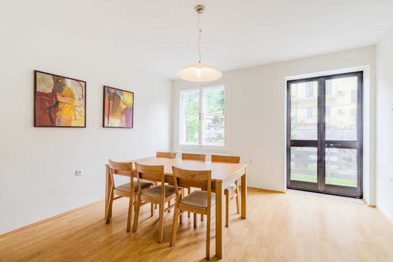 Apartment with Garden View