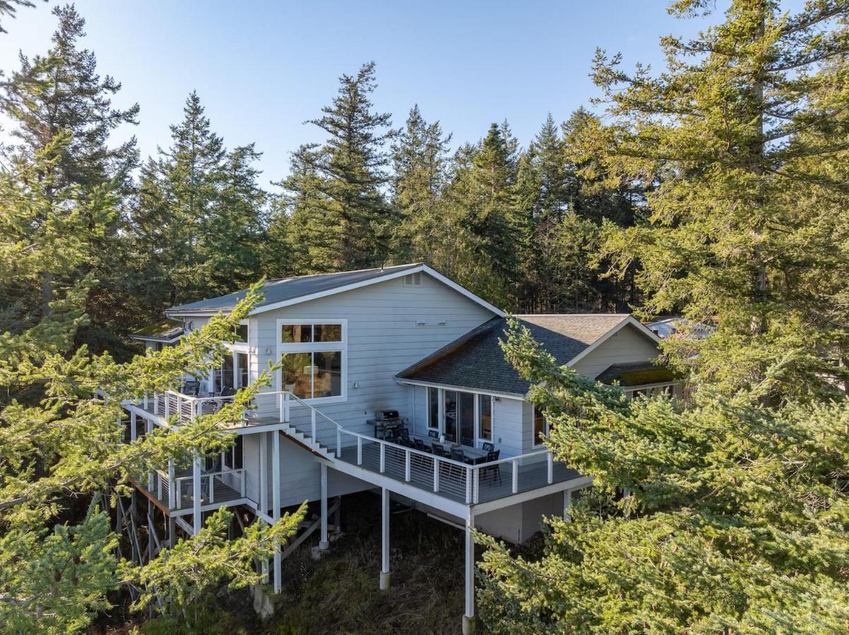 Luxury Waterfront & Views, Private Beach, Golfing - B&B Eastsound
