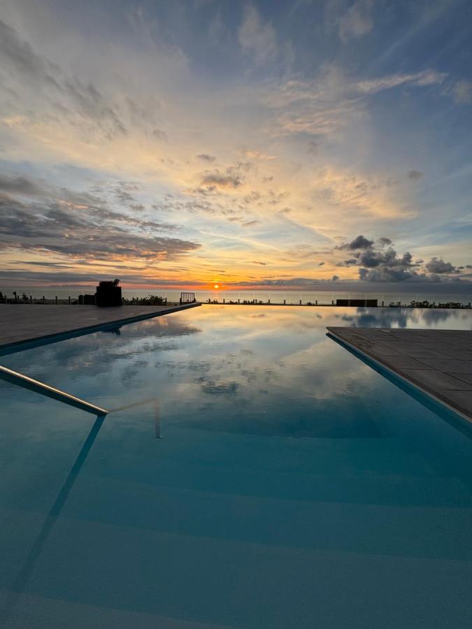Stunning Oceanview 2B Waterfront Apartement - B&B Bijilo