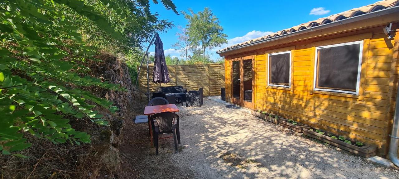 Charmant chalet en bois - Ardèche - Bed and Breakfast Joyeuse