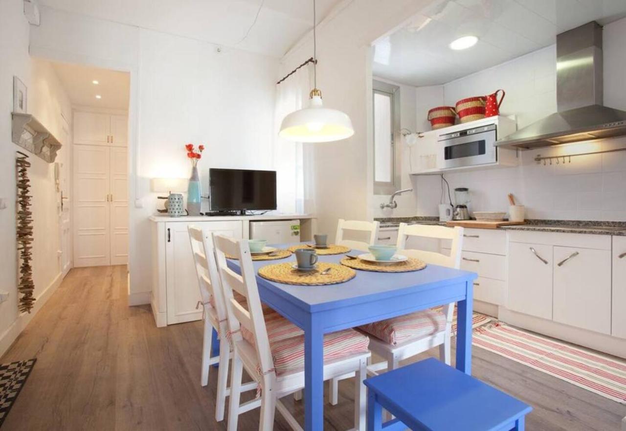 Apt In 22 Close To The Beach - Bed and Breakfast Barcelona