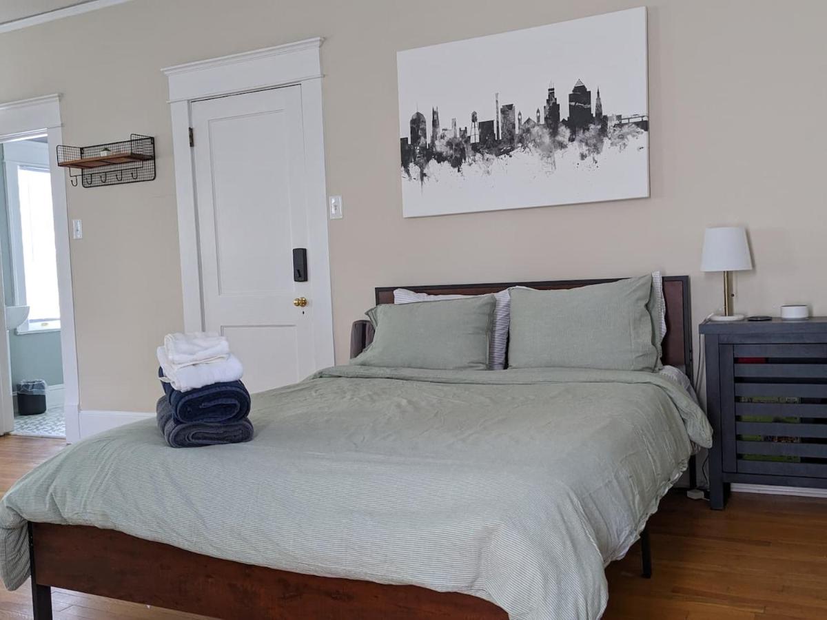 Sunny Efficiency In Historic Home - B&B