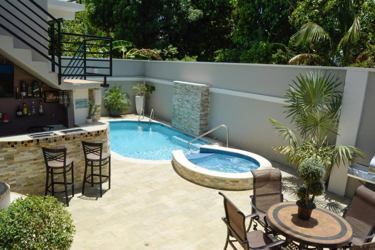 Pineridge Hideaway 1 Bedroom Apartment #1 - B&B