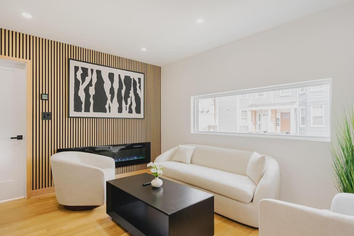 Luxury 3BD Short Walk to Airport - Bed and Breakfast Boston