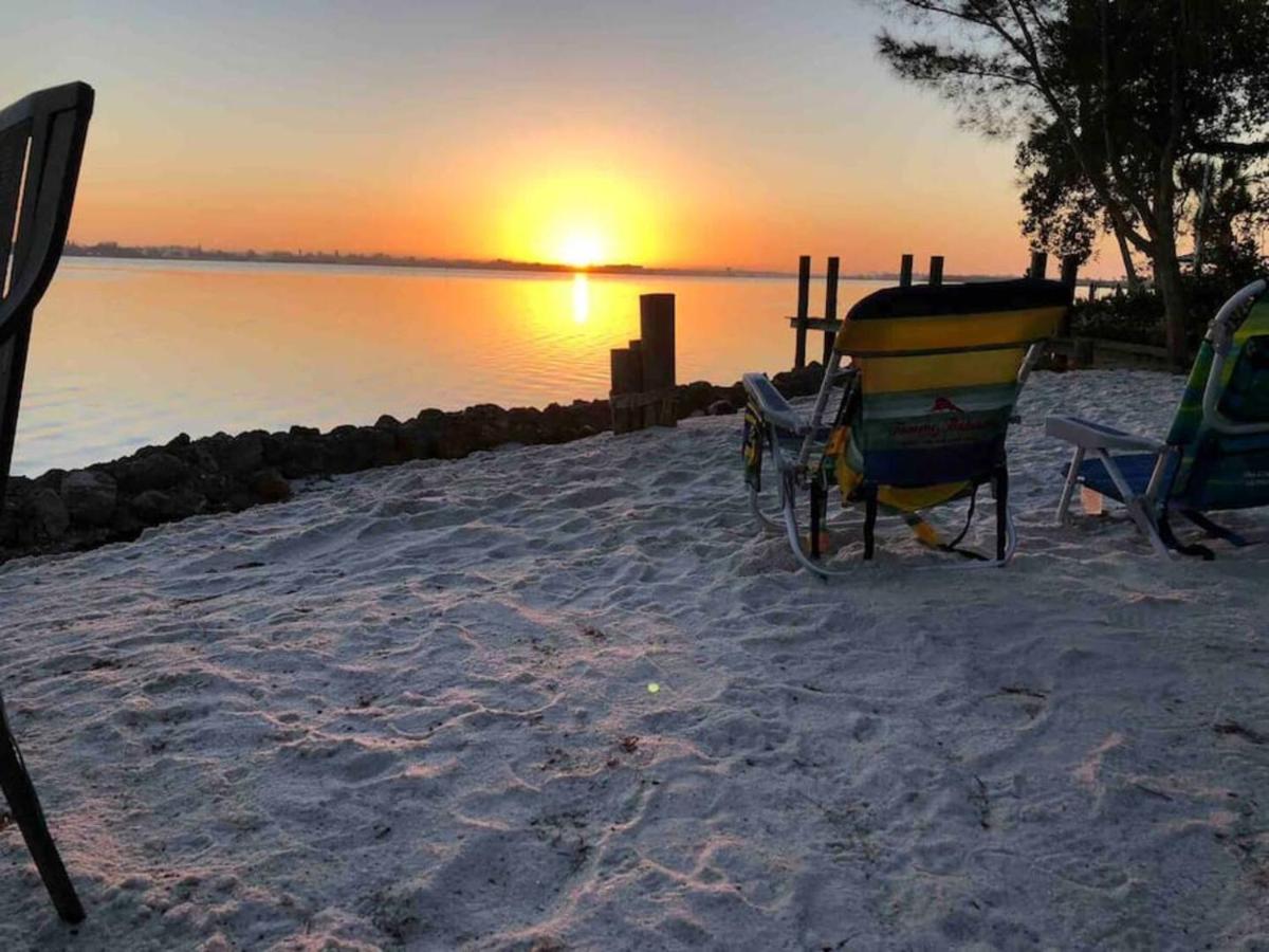 Great After Milton-gorgeous Waterfront! Io - Ferienwohnung Englewood