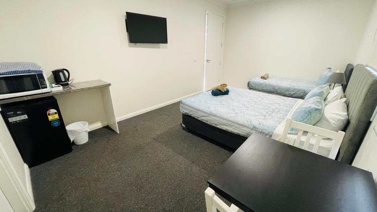 Basic Triple Room