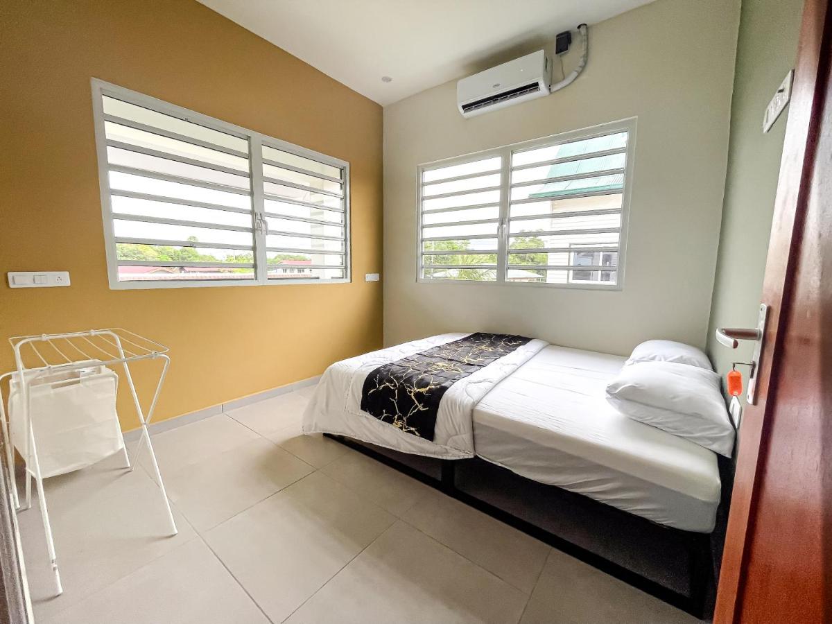 Three-Bedroom Apartment with Balcony