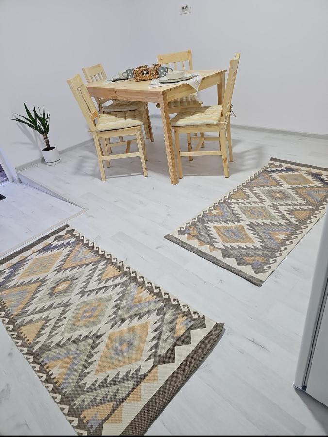 Apartment 'Cu viziune', parcare fără plata, intrare la orice ora - B&B Arad