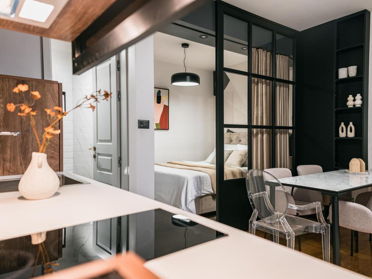 Deluxe One-Bedroom Apartment with Garden View
