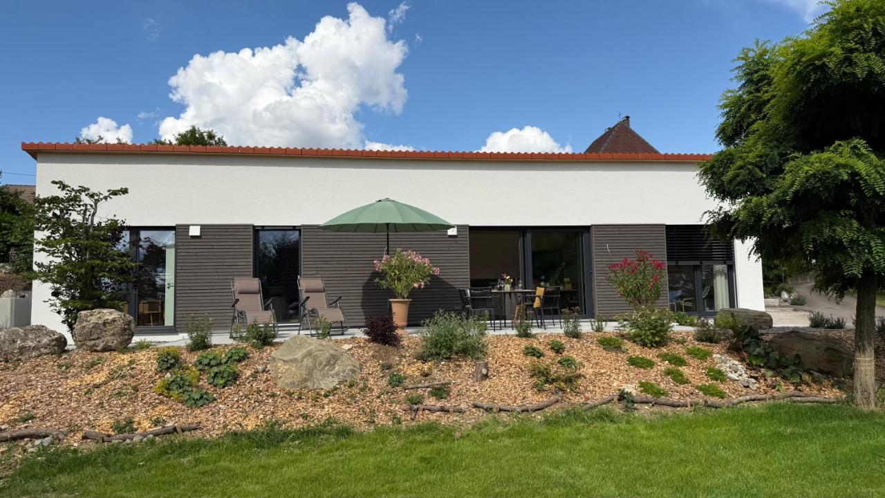 Helles Ferienhaus mit 2 Terrassen - B&B Uttenweiler