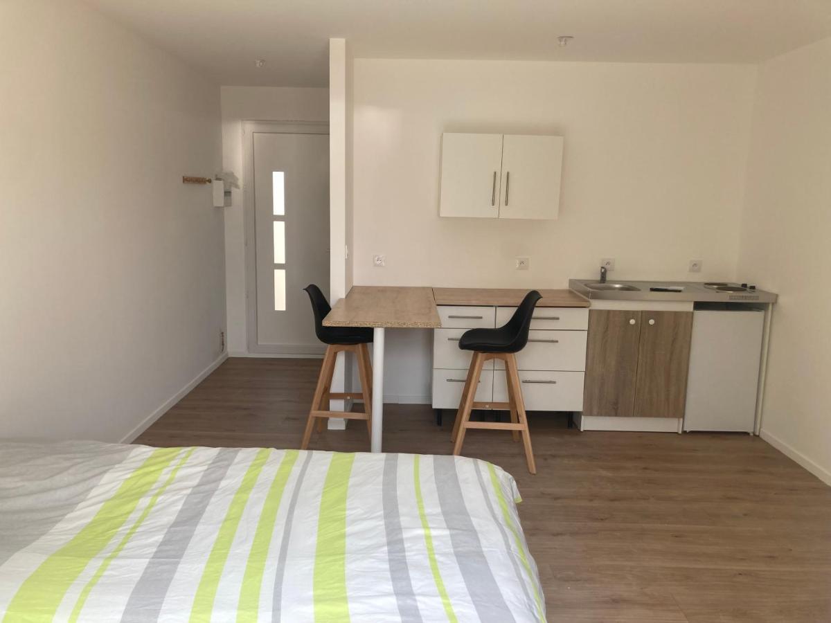 Studio 2 personnes au calme avec jardinet - B&B Saran