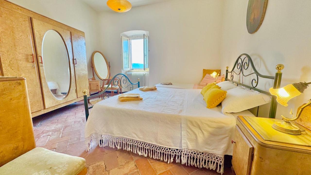 One-Bedroom Apartment with Balcony