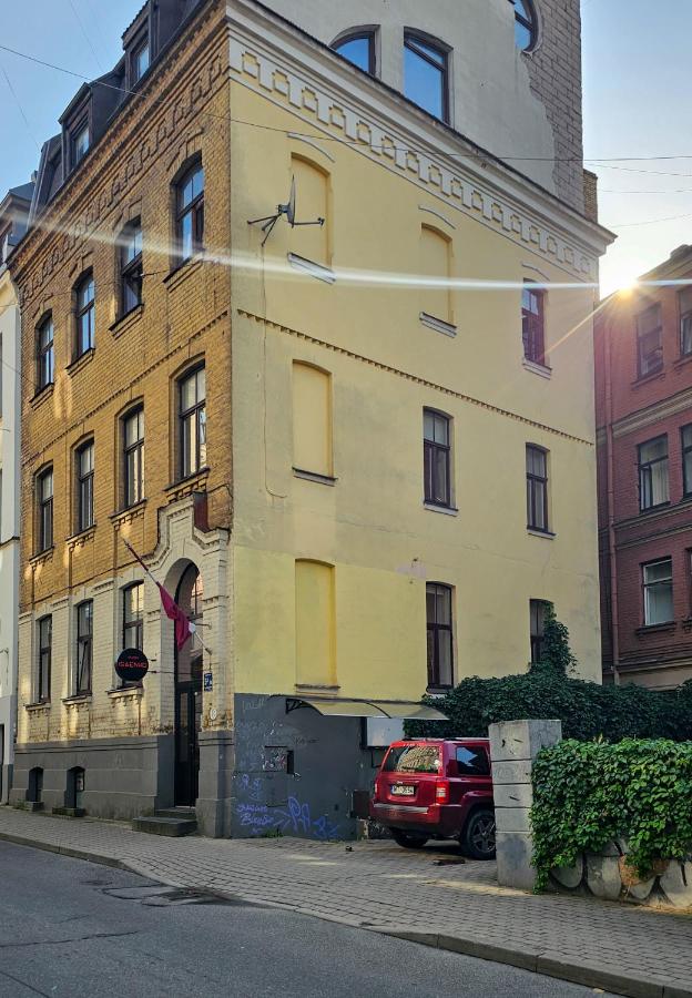 Artists Apartment in Central Riga - B&B Riga
