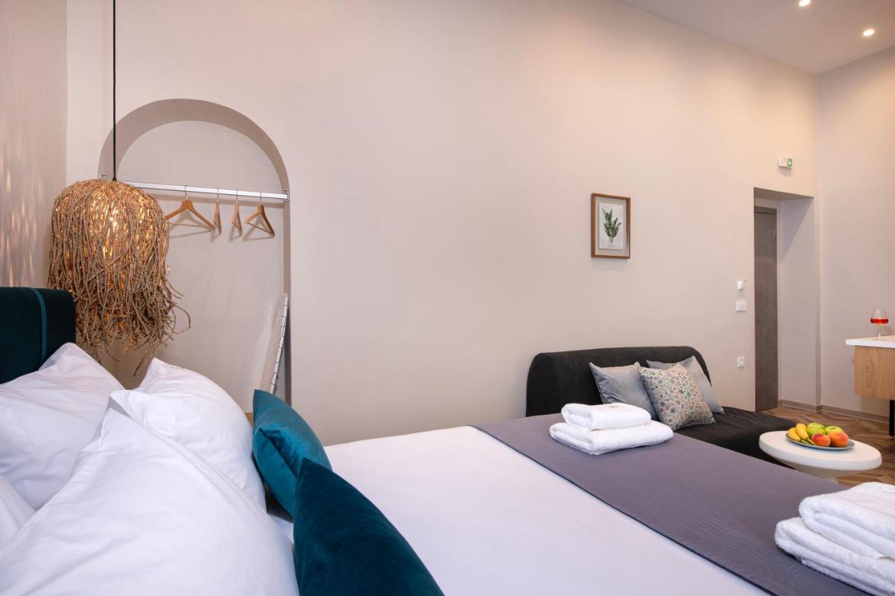 One-Bedroom Apartment with Balcony