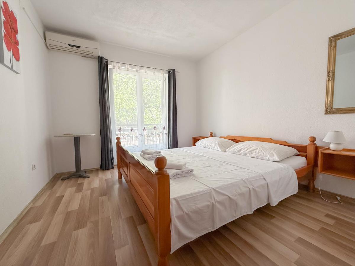 Appartement met 2 Slaapkamers en Uitzicht op de Bergen