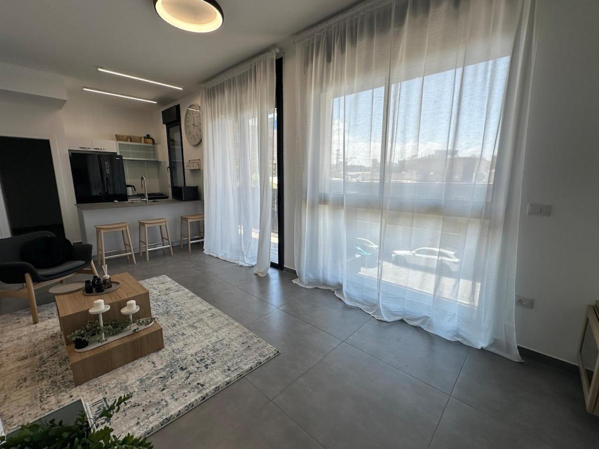 Modern 2BR by Azrieli & Sarona - B&B