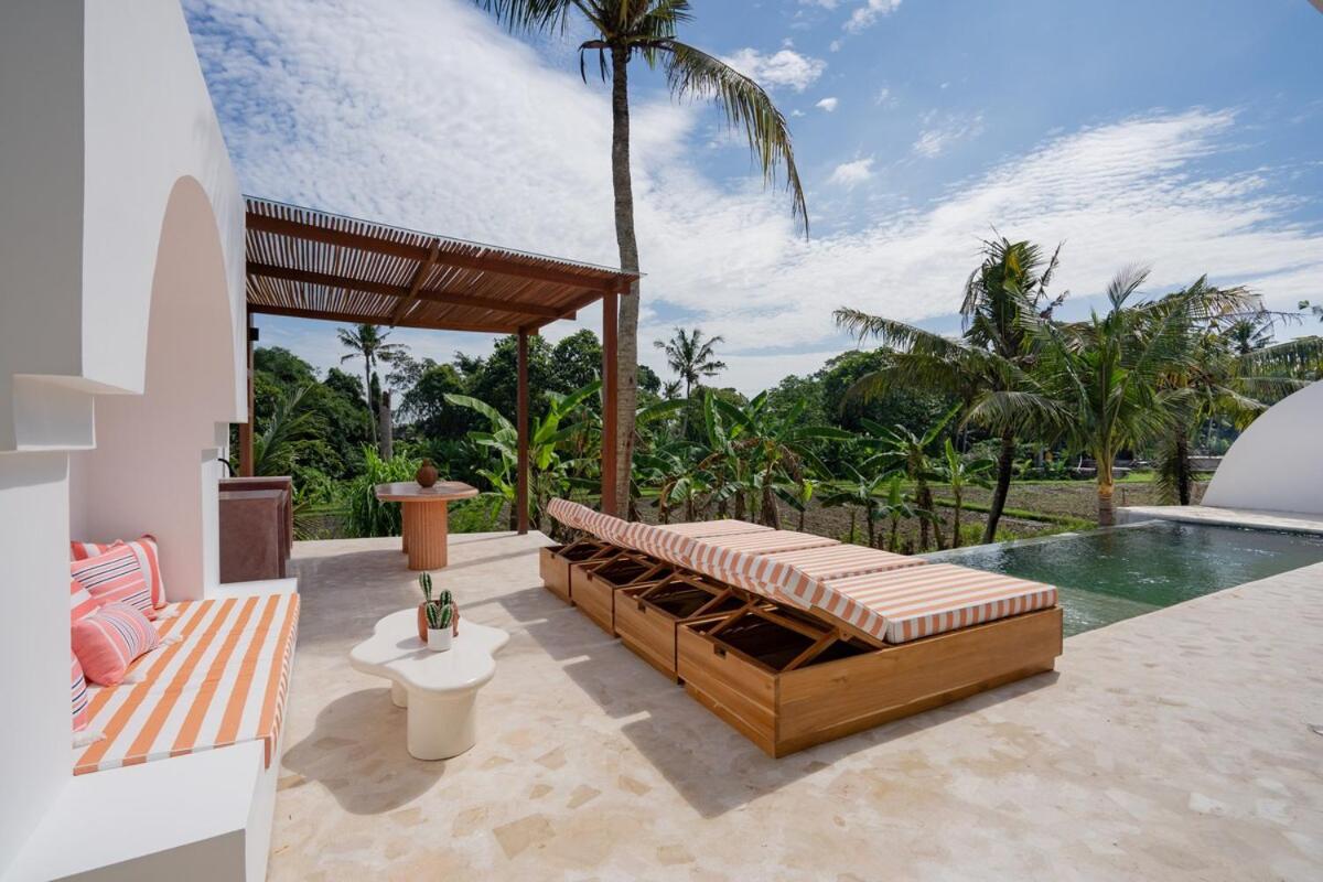 Villa Localita Rosa - Hidden Gem 3BR Designer Villa Infinity Pool Views - B&B Tambakboyo