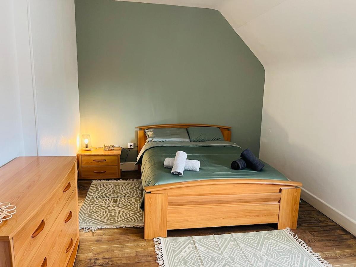 Appart hôtel 2 chambres 2 lits double & garage - B&B Le Creusot