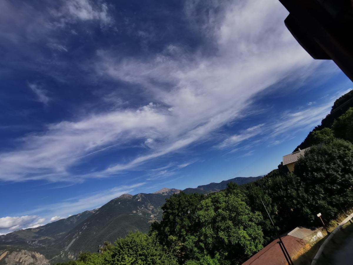 Habitación Triple con vistas a la montaña